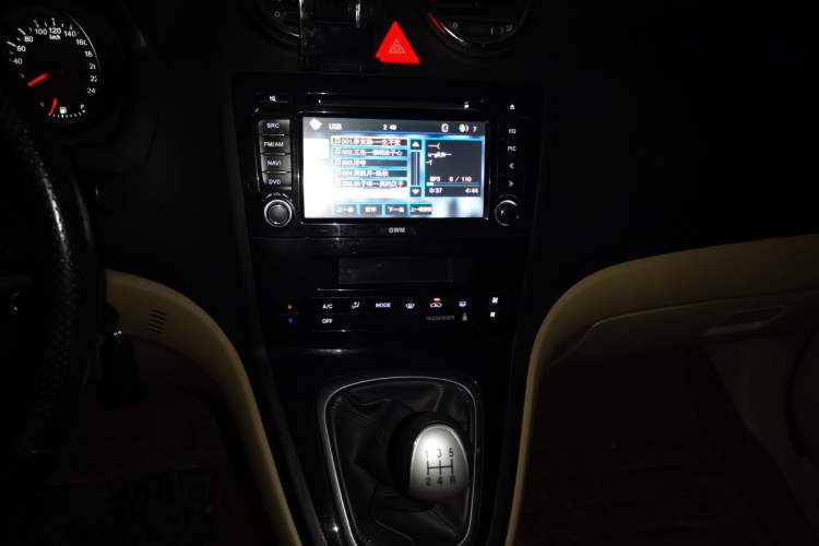 Used Haval H6 2011 2.0L Manual Two-Wheel Drive Elite Version Audio And AC Panel