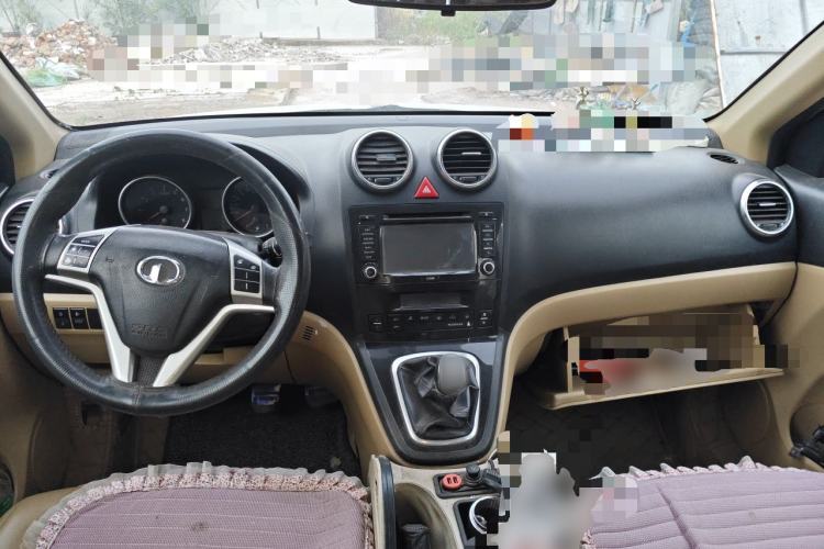 Used Haval H6 2011 2.0L Manual Two-Wheel Drive Urban Version Center Console