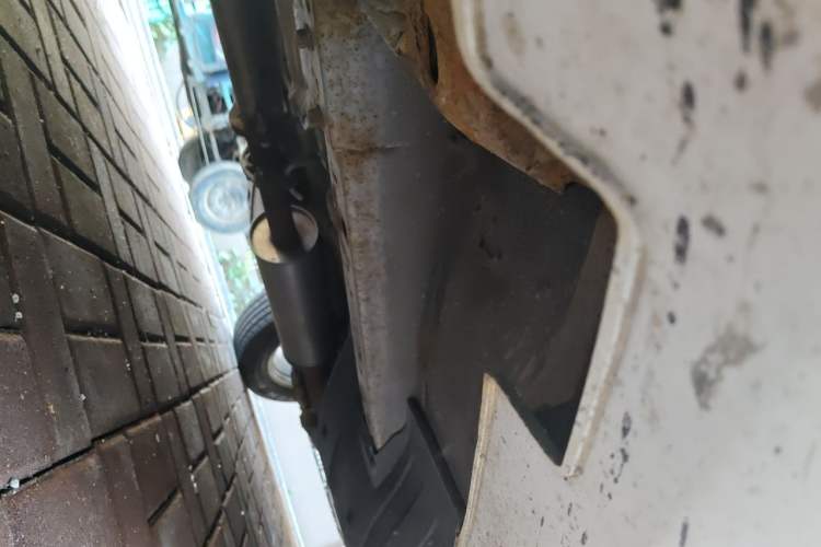 Used Haval H6 2011 2.0L Manual Two-Wheel-Drive Prestige Version Chassis Front Left