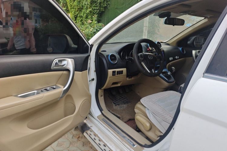 Used Haval H6 2011 Green Silence 2.0T Manual Two-Wheel Drive Elite Model Driver Seat