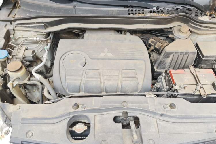 Used Haval H6 2011 2.0L Manual Two-Wheel-Drive Prestige Version Engine Bay