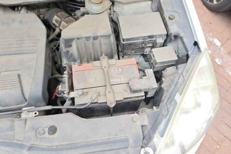 Used Haval H6 2011 2.0L Manual Two-Wheel-Drive Prestige Version Engine Bay Left
