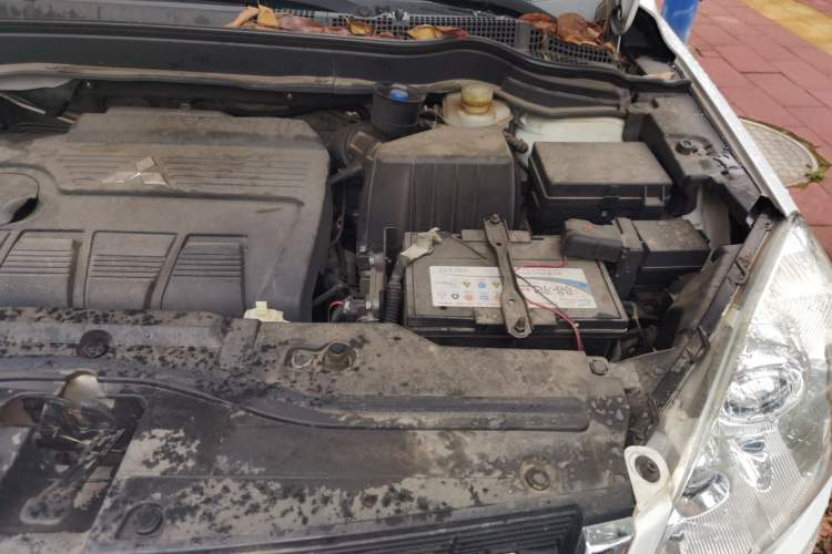 Used Haval H6 2011 2.0L Manual Two-Wheel-Drive Prestige Version Engine Bay Left