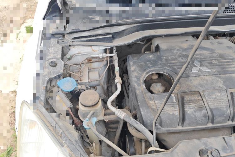 Used Haval H6 2011 2.0L Manual Two-Wheel Drive Urban Version Engine Bay Right