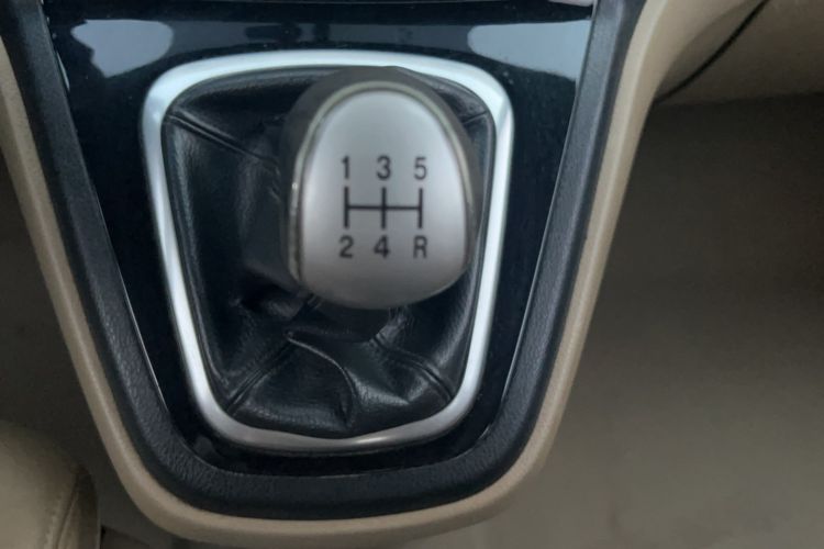 Used Haval H6 2011 2.0L Manual Two-Wheel-Drive Prestige Version Gear Lever