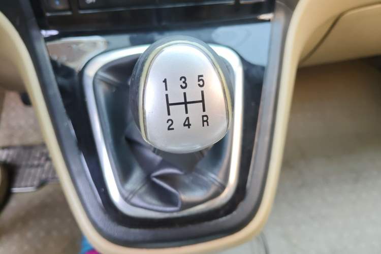 Used Haval H6 2011 2.0L Manual Two-Wheel-Drive Prestige Version Gear Lever