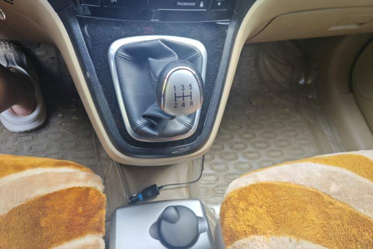 Used Haval H6 2011 2.0L Manual Two-Wheel-Drive Prestige Version Gear Lever