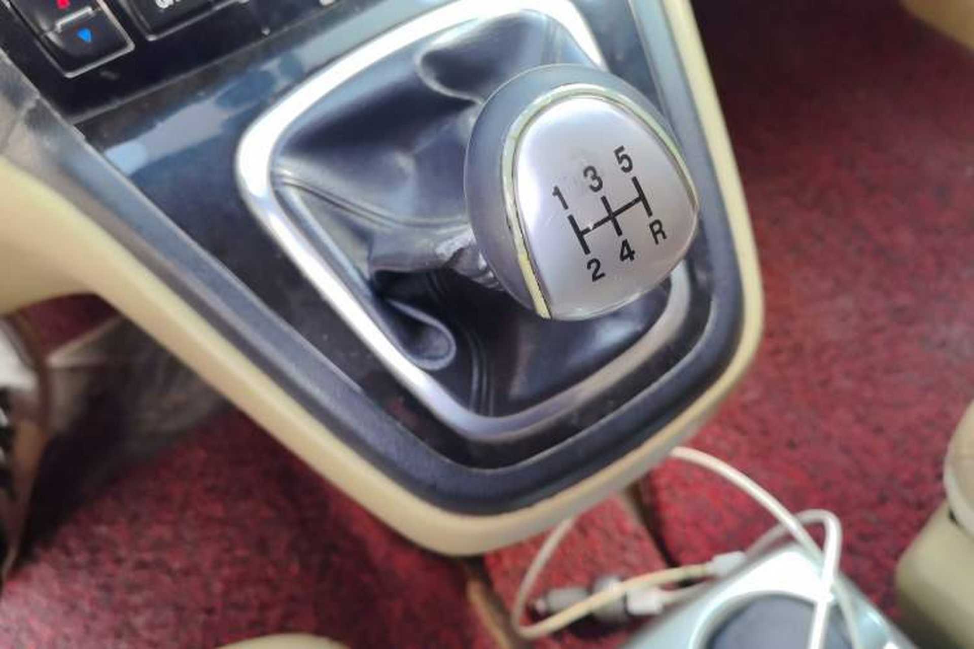Used Haval H6 2011 2.0L Manual Two-Wheel Drive Urban Version Gear Lever