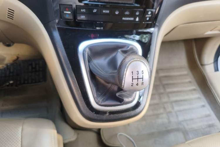 Used Haval H6 2011 2.0L Manual Two-Wheel Drive Elite Version Gear Lever