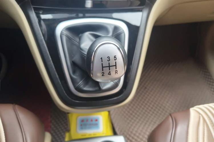 Used Haval H6 2011 2.0L Manual Two-Wheel Drive Elite Version Gear Lever