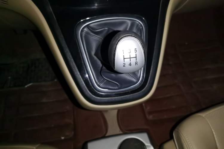 Used Haval H6 2011 2.0L Manual Two-Wheel Drive Elite Version Gear Lever