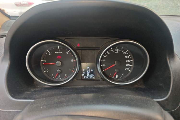 Used Haval H6 2011 Green Silence 2.0T Manual Two-Wheel Drive Elite Model Instrument Cluster