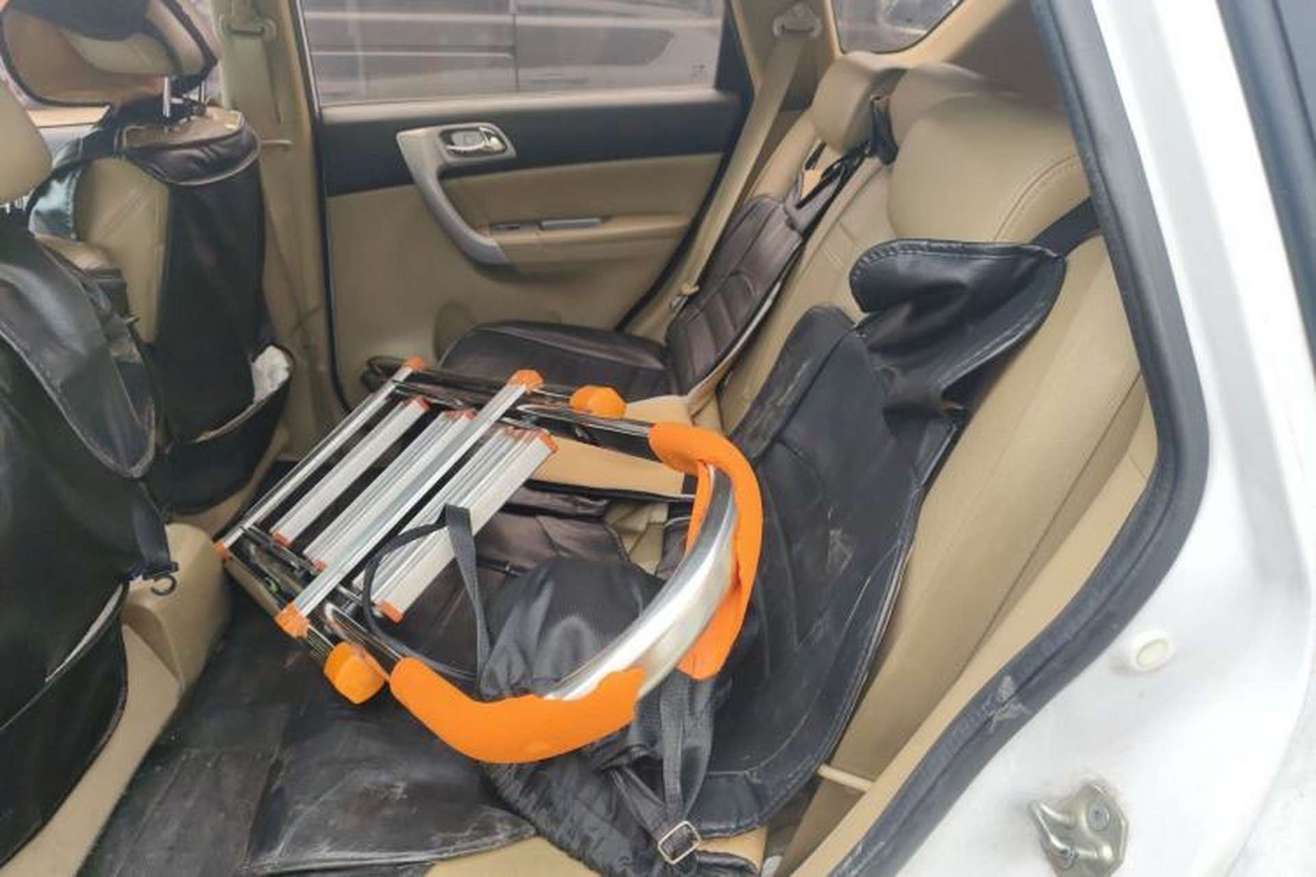 Used Haval H6 2011 2.0L Manual Two-Wheel-Drive Prestige Version Left Rear Seat