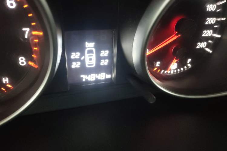 Used Haval H6 2011 2.0L Manual Two-Wheel Drive Elite Version Odometer Close Up