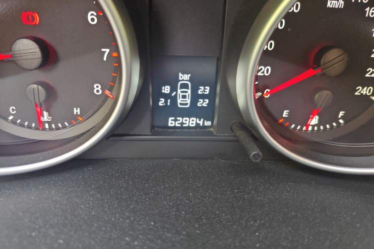 Used Haval H6 2011 2.0L Manual Two-Wheel-Drive Prestige Version Odometer Close Up