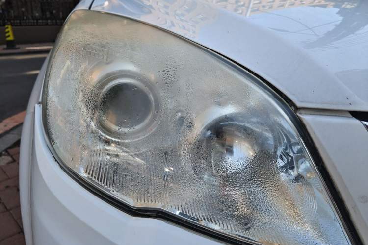 Used Haval H6 2011 2.0L Manual Two-Wheel-Drive Prestige Version Right Front Headlight
