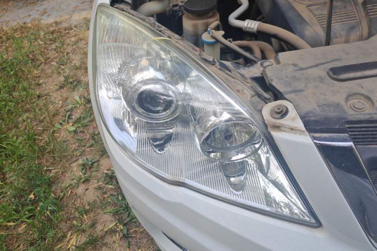 Used Haval H6 2011 2.0L Manual Two-Wheel-Drive Prestige Version Right Front Headlight