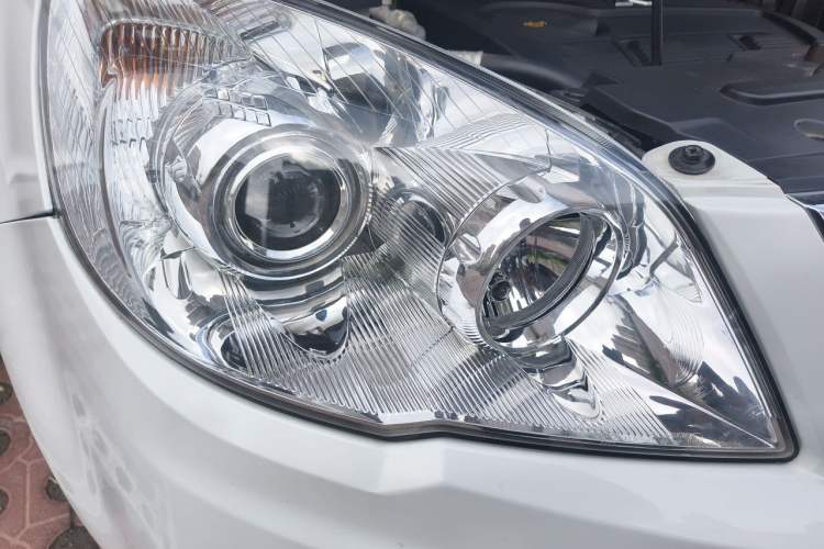 Used Haval H6 2011 2.0L Manual Two-Wheel Drive Elite Version Right Front Headlight