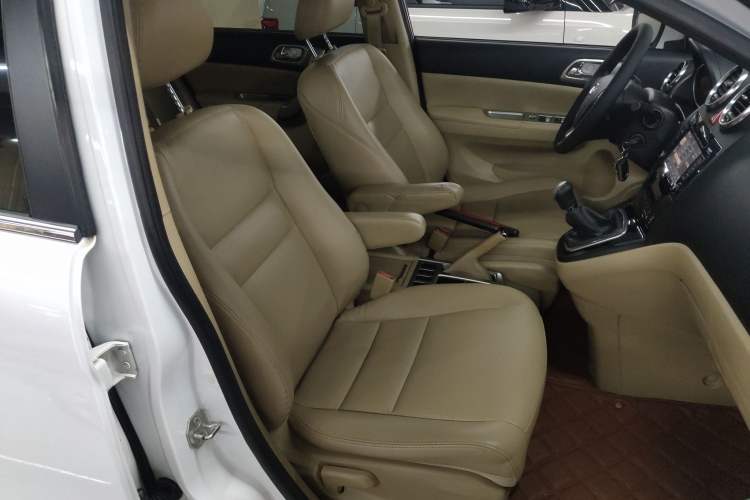 Used Haval H6 2011 2.0L Manual Two-Wheel Drive Elite Version Right Front Seat