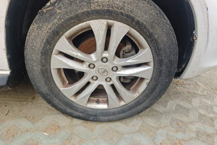 Used Haval H6 2011 Green Silence 2.0T Manual Two-Wheel Drive Elite Model Right Front Wheel Hub