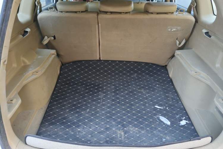 Used Haval H6 2011 2.0L Manual Two-Wheel-Drive Prestige Version Trunk