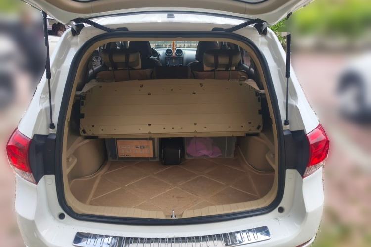Used Haval H6 2011 2.0L Manual Two-Wheel Drive Elite Version Trunk