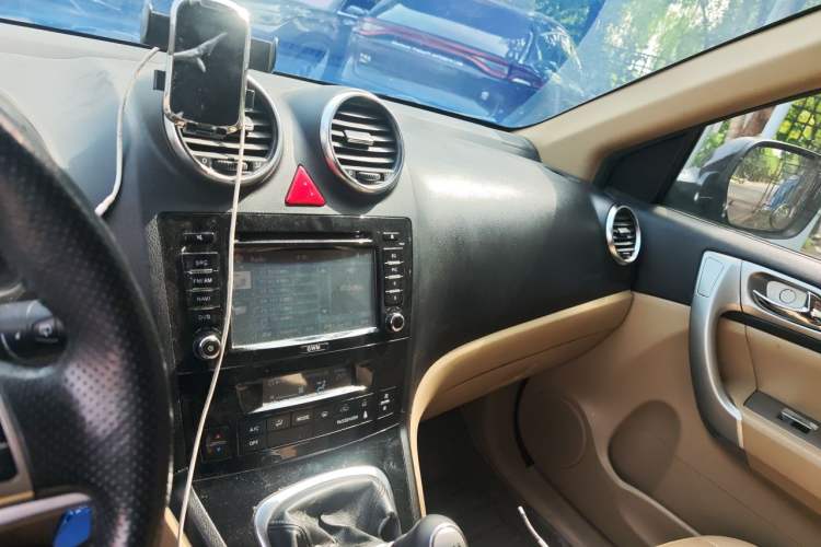 Used Haval H6 2012 Green Silence 2.0T Manual 4x4 Elite Model Audio And AC Panel