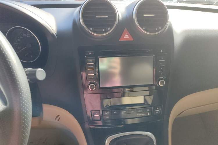 Used Haval H6 2012 1.5T Manual Two-Wheel Drive Prestige Version Audio And AC Panel