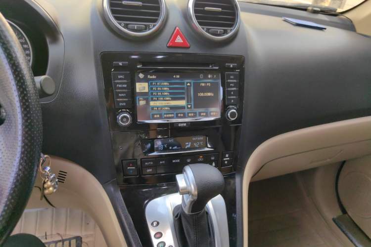 Used Haval H6 2012 2.4L Automatic Two-Wheel Drive Prestige Version Audio And AC Panel