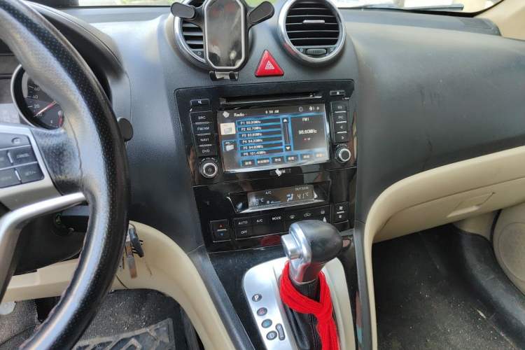 Used Haval H6 2012 2.4L Automatic Two-Wheel Drive Prestige Version Audio And AC Panel