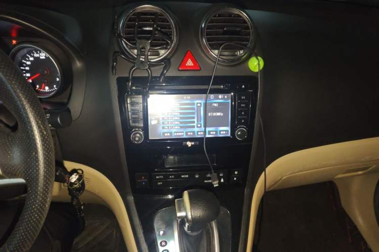 Used Haval H6 2012 2.4L Automatic Two-Wheel Drive Prestige Version Audio And AC Panel