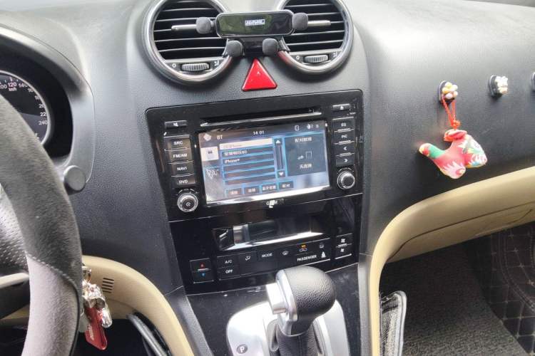 Used Haval H6 2012 2.4L Automatic Two-Wheel Drive Elite Version Audio And AC Panel