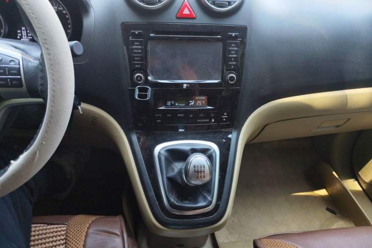 Used Haval H6 2012 1.5T Manual Two-Wheel Drive Elite Model Audio And AC Panel