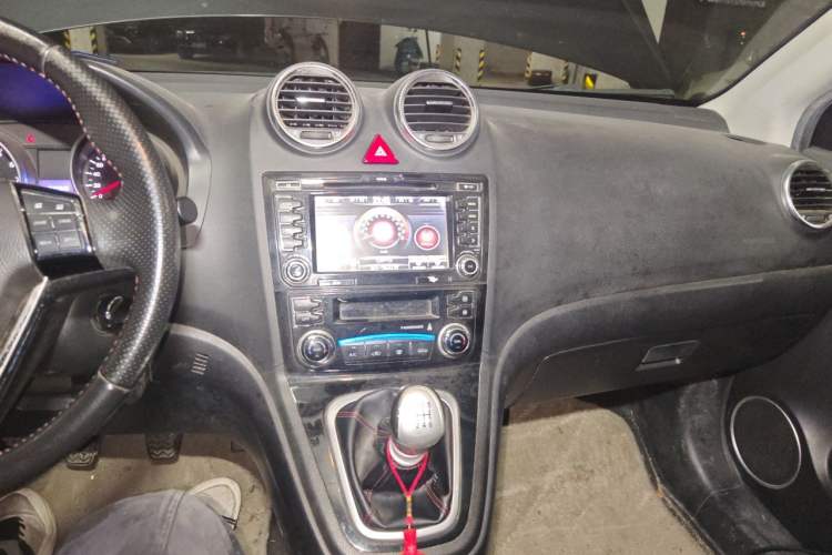 Used Haval H6 2012 1.5T Manual Two-Wheel Drive Urban Version Audio And AC Panel