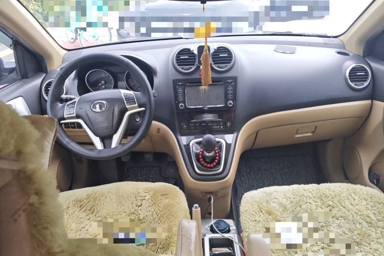 Used Haval H6 2012 1.5T Manual Two-Wheel Drive Elite Model Center Console