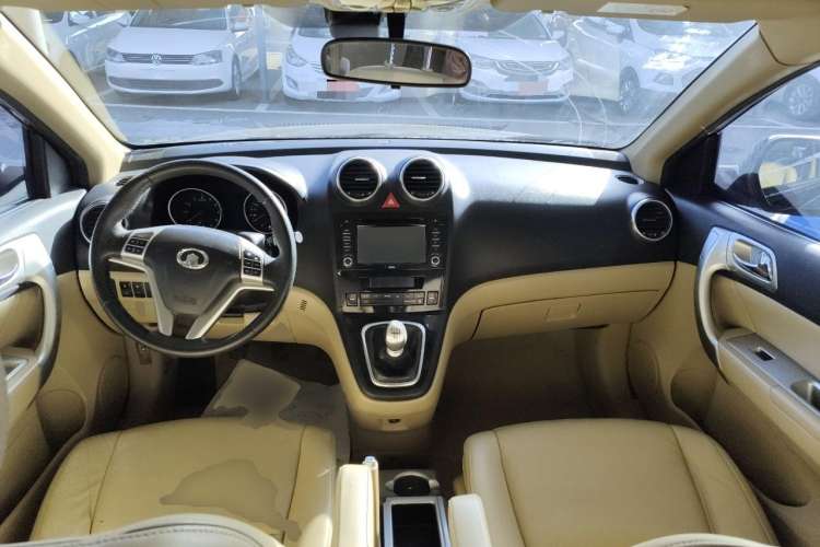 Used Haval H6 2012 1.5T Manual Two-Wheel Drive Prestige Version Center Console