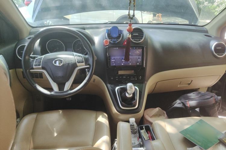 Used Haval H6 2012 1.5T Manual Two-Wheel Drive Prestige Version Center Console