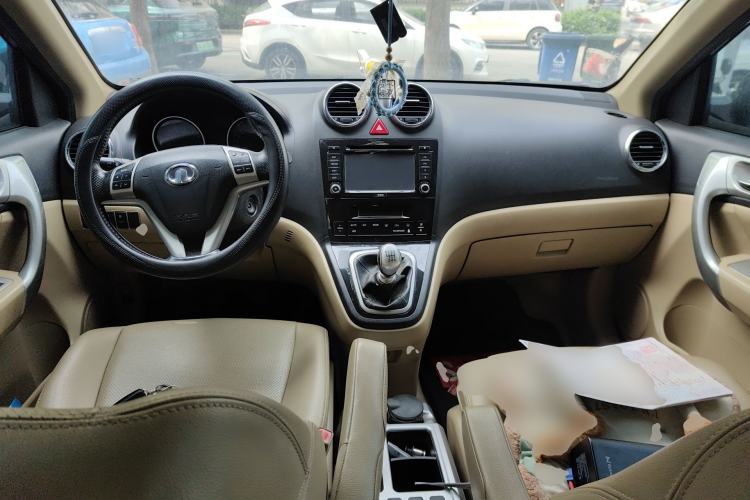 Used Haval H6 2012 1.5T Manual Two-Wheel Drive Elite Model Center Console