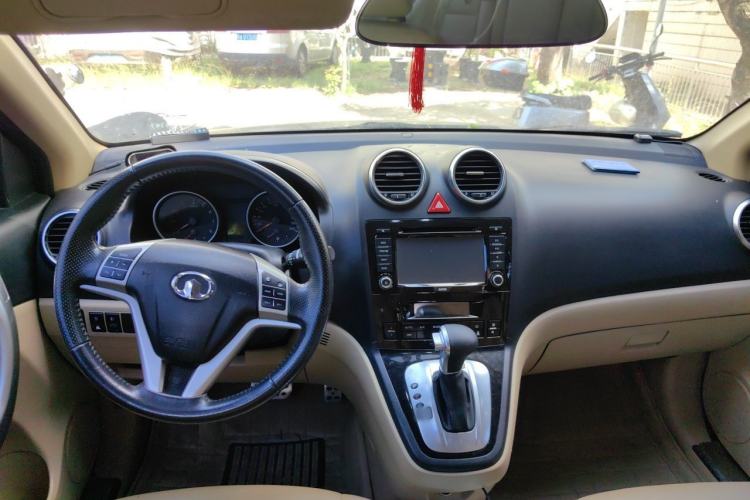 Used Haval H6 2012 2.4L Automatic Two-Wheel Drive Prestige Version Center Console