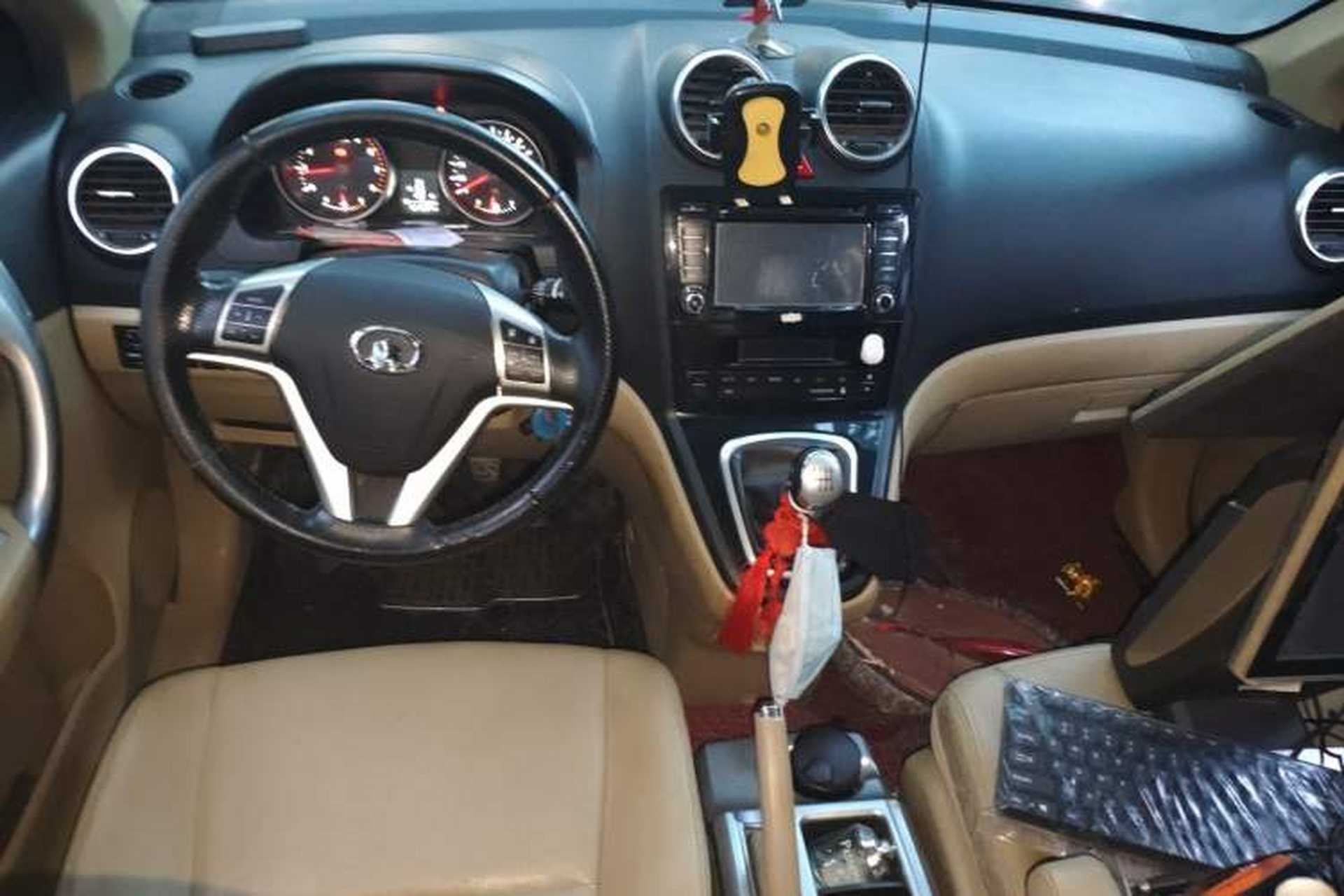 Used Haval H6 2012 1.5T Manual Two-Wheel Drive Prestige Version Center Console