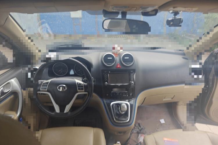Used Haval H6 2012 1.5T Manual Two-Wheel Drive Prestige Version Center Console