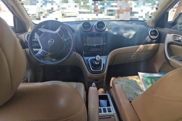 Used Haval H6 2012 1.5T Manual Two-Wheel Drive Prestige Version Center Console