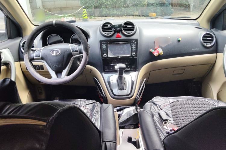 Used Haval H6 2012 2.4L Automatic Two-Wheel Drive Elite Version Center Console