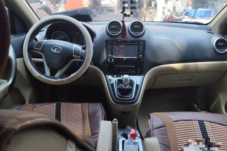 Used Haval H6 2012 1.5T Manual Two-Wheel Drive Elite Model Center Console