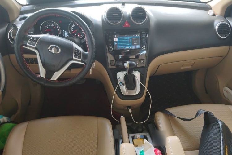Used Haval H6 2012 2.4L Automatic Two-Wheel Drive Elite Version Center Console
