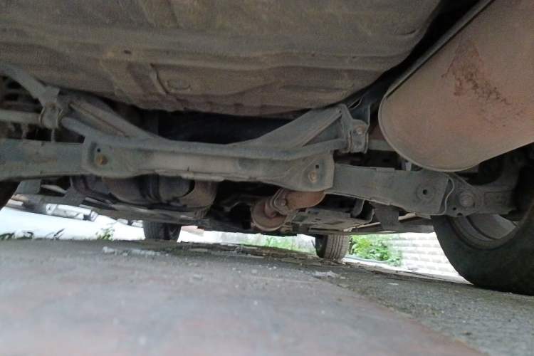 Used Haval H6 2012 2.4L Automatic Two-Wheel Drive Prestige Version Chassis Rear