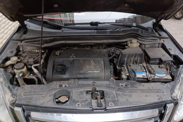 Used Haval H6 2012 2.4L Automatic Two-Wheel Drive Prestige Version Engine Bay