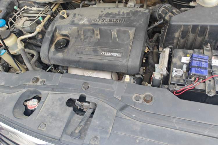 Used Haval H6 2012 2.4L Automatic Two-Wheel Drive Elite Version Engine Bay