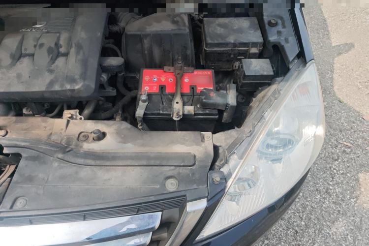 Used Haval H6 2012 Green Silence 2.0T Manual 4x4 Elite Model Engine Bay Left