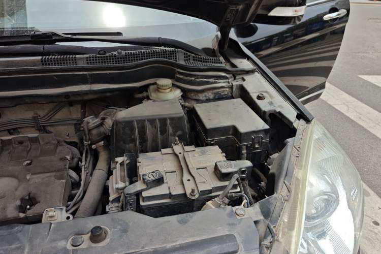 Used Haval H6 2012 1.5T Manual Two-Wheel Drive Prestige Version Engine Bay Left